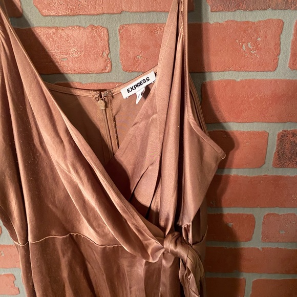 Express Brown/Gold V-Neck Mini Tie dress Size XL - Picture 4 of 4